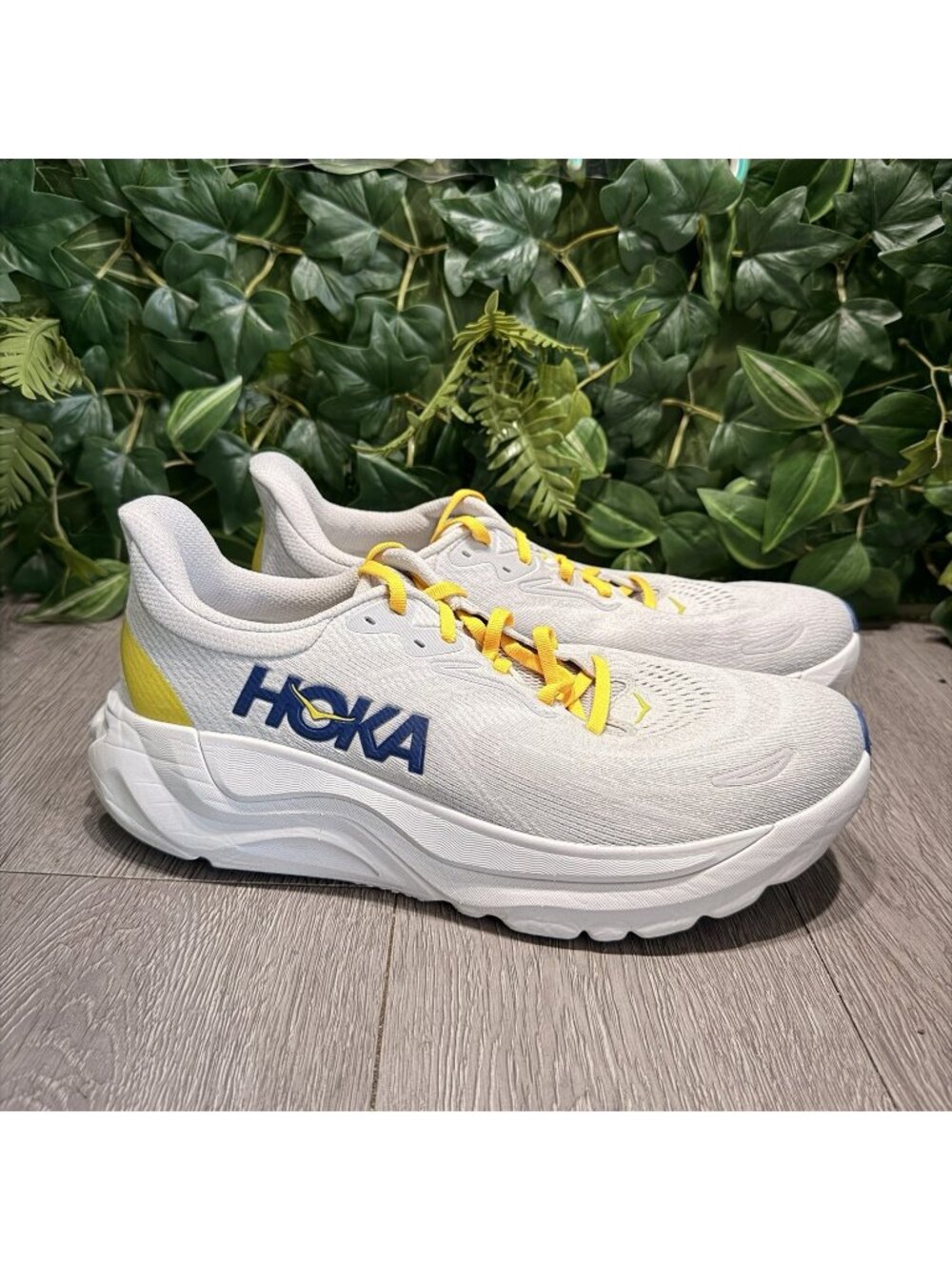 Hoka One One Arahi 8 Men's Size 10.5 D Stardust Cosmic Grey Yellow 1168690 SSTC
